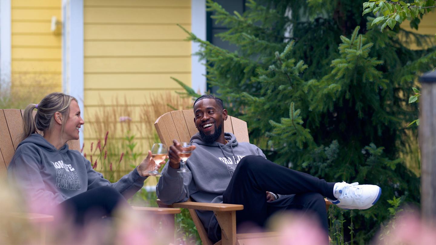 Couple drinking wine